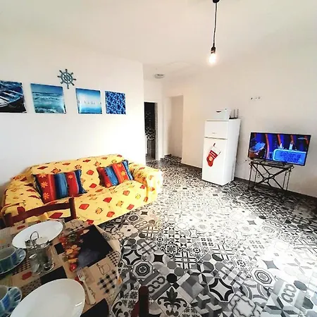 Bali Tropicana One Bedroom Flat T1 With Ac Portatil, Garden, Parking Place