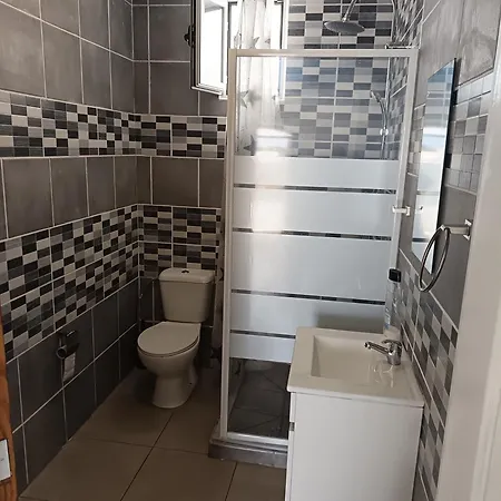 Bali Tropicana One Bedroom Flat T1 With Ac Portatil, Garden, Parking Place Albufeira