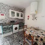 Tropicana One Bedroom Flat T1 With Ac Portatil, Garden And Parking Place Албуфейра