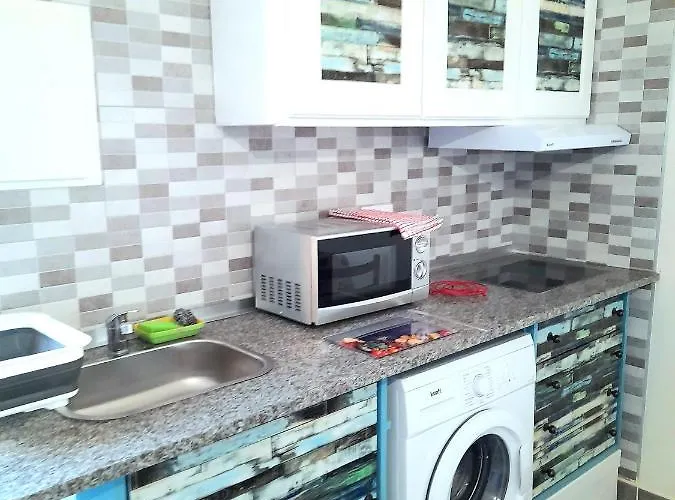 Tropicana One Bedroom Flat T1 With Ac Portatil, Garden And Parking Place アパート *