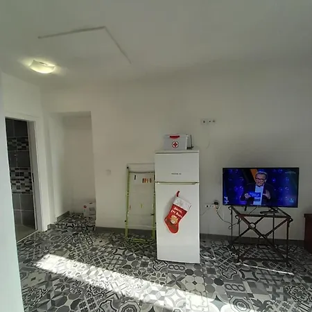 Tropicana One Bedroom Flat T1 In Gale Close To 8 Beaches Albufeira