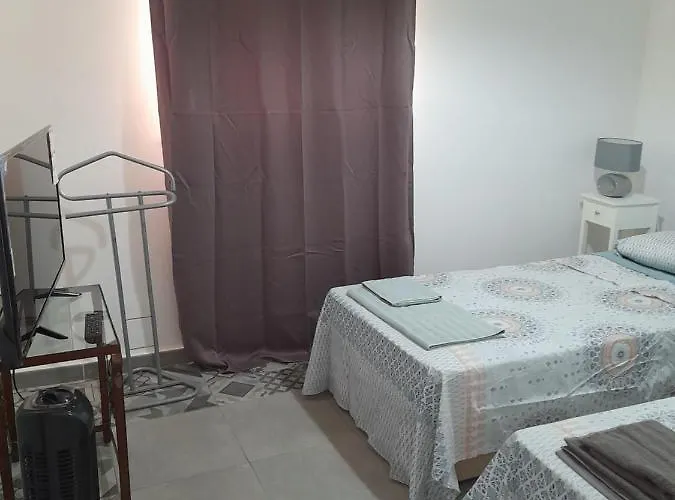 Tropicana One Bedroom Flat T1 With Ac Portatil, Garden And Parking Place * Albufeira