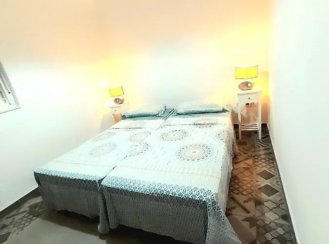 Tropicana One Bedroom Flat T1 With Ac Portatil, Garden And Parking Place *