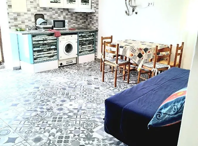 Tropicana One Bedroom Flat T1 With Ac Portatil, Garden And Parking Place Albufeira