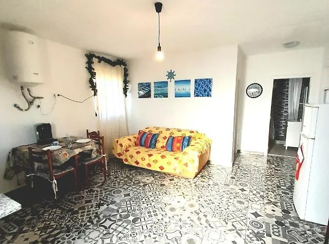 Apartamento Tropicana One Bedroom Flat T1 With Ac Portatil, Garden And Parking Place