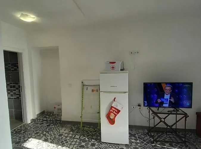 Tropicana One Bedroom Flat T1 With Ac Portatil, Garden And Parking Place Albufeira