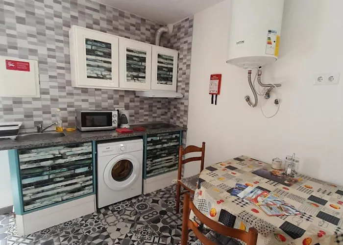 Tropicana One Bedroom Flat T1 With Ac Portatil, Garden And Parking Place Albufeira