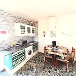 Daire Tropicana One Bedroom Flat T1 With Ac Portatil, Garden And Parking Place